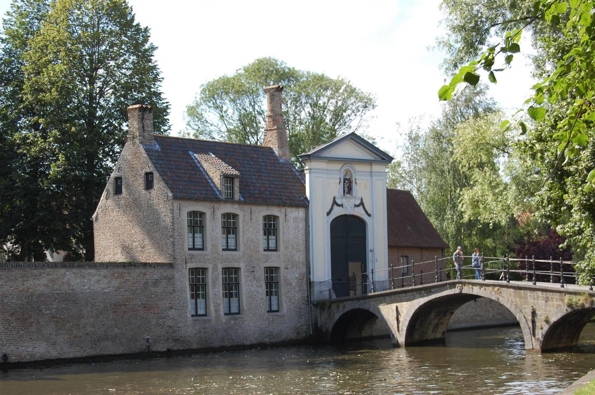 B&B 'T Walleke บรูจส์ ภายนอก รูปภาพ